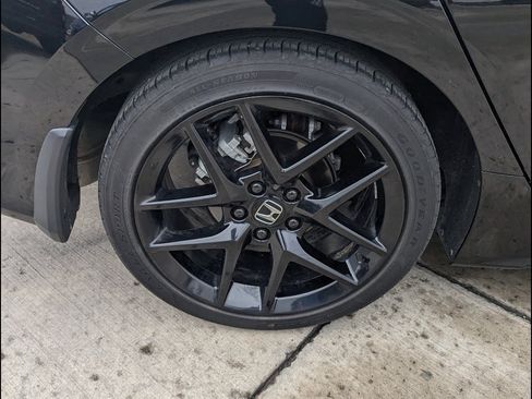 Used 2023 Honda Civic Sport image 16