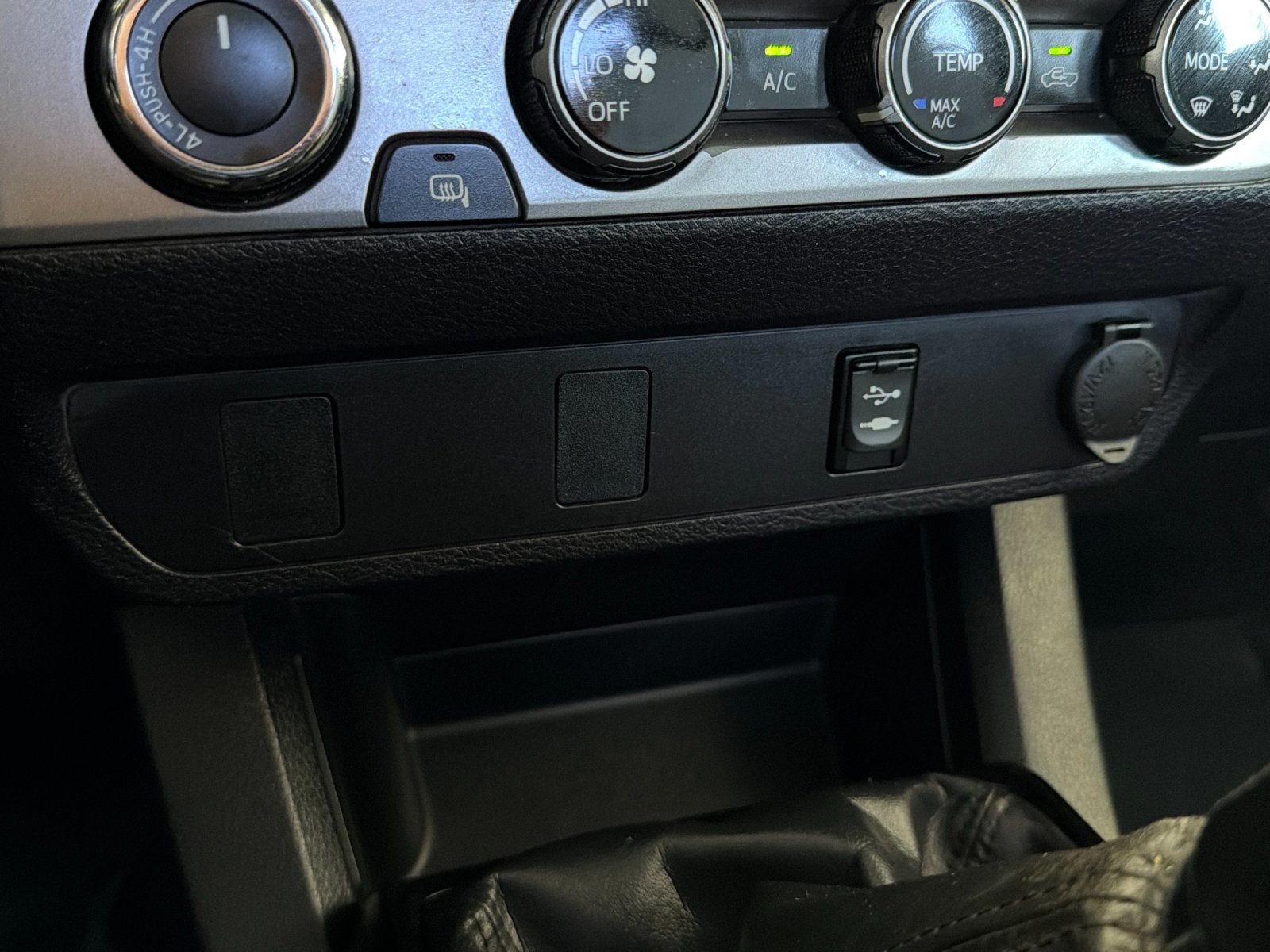 Used 2016 Toyota Tacoma SR AWD/4WD image 25