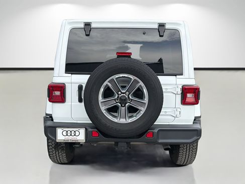 Used 2021 Jeep Wrangler Unlimited Sahara AWD/4WD image 4