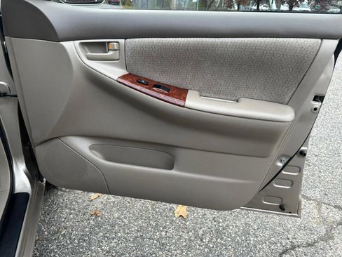 Used 2004 Toyota Corolla CE image 21
