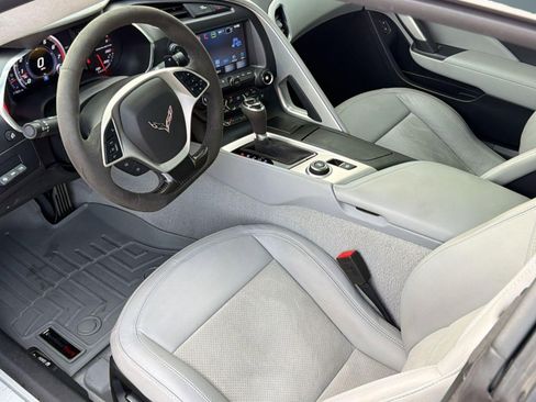 Used 2019 Chevrolet Corvette Stingray Coupe image 4