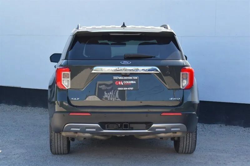 Used 2024 Ford Explorer XLT w/ Equipment Group 202A AWD/4WD image 4