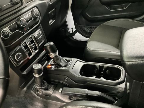 Used 2020 Jeep Wrangler Unlimited Sport image 19