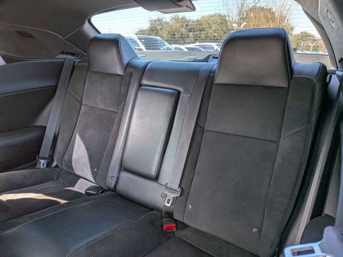 Used 2017 Dodge Challenger R/T Scat Pack w/ Leather Interior Group image 17