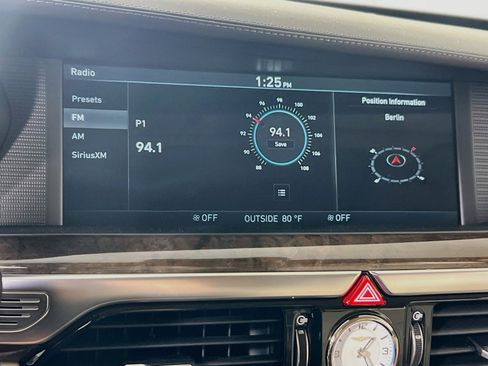 Used 2019 Genesis G90 3.3T Premium RWD image 15