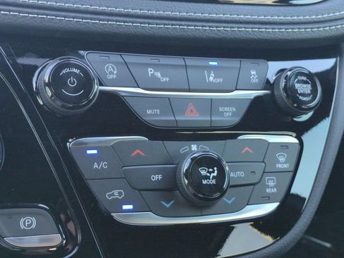 New 2026 Chrysler Pacifica Select w/ S Appearance Package FWD image 18
