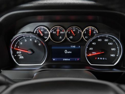 Used 2022 Chevrolet Silverado 1500 LT RWD image 18