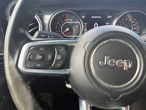 Used 2021 Jeep Wrangler Unlimited Sahara AWD/4WD image 21