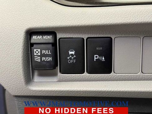 Used 2020 Toyota Sienna XLE Premium AWD/4WD image 38