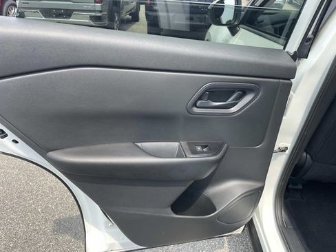Used 2024 Nissan Rogue S AWD/4WD image 14