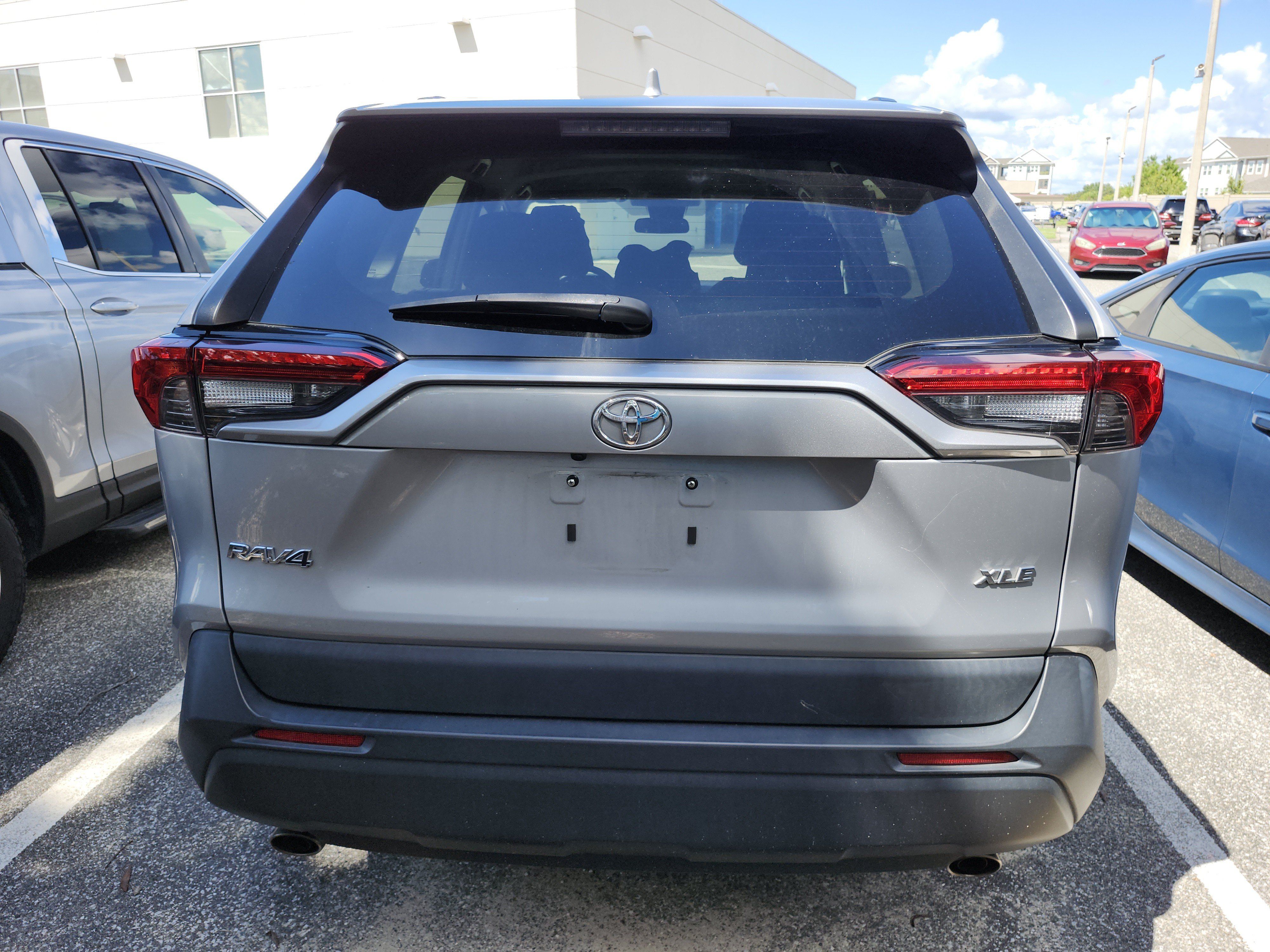 Used 2022 Toyota RAV4 XLE FWD image 10