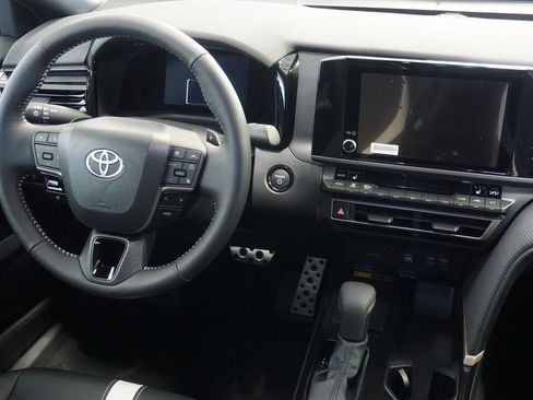 New 2026 Toyota Camry SE image 29