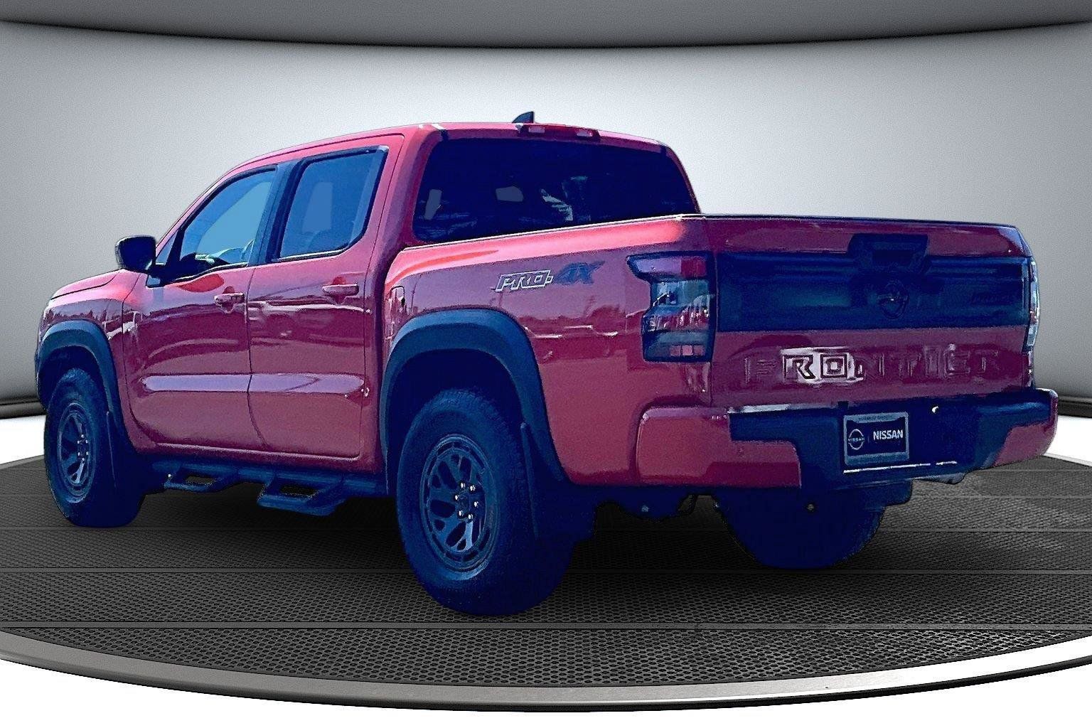Used 2025 Nissan Frontier PRO-4X AWD/4WD image 5