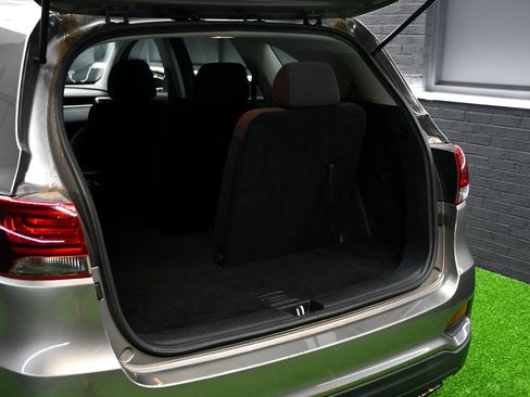 Used 2019 Kia Sorento LX image 41