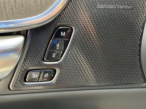 New 2025 Volvo V90 B6 Cross Country Plus w/ Protection Package Premier image 10