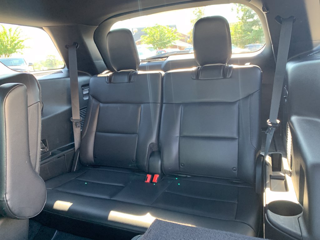 Used 2020 Ford Explorer XLT w/ Equipment Group 202A AWD/4WD image 29