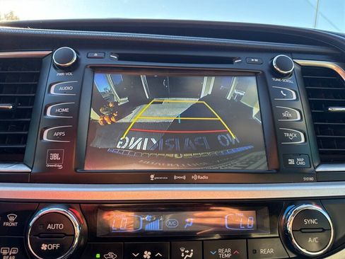 Used 2017 Toyota Highlander Limited AWD/4WD image 14