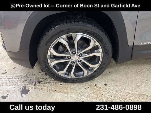 Used 2020 GMC Terrain SLT w/ Preferred Package AWD/4WD image 11