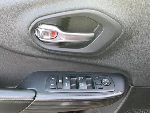 Used 2014 Jeep Cherokee Latitude image 13