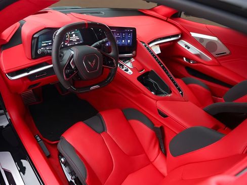 Used 2024 Chevrolet Corvette Z06 RWD image 10