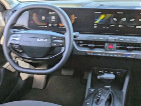 Certified 2025 Kia K4 LXS image 15