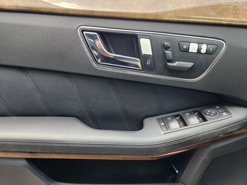 Used 2011 Mercedes-Benz E 350 BlueTEC Sedan image 21
