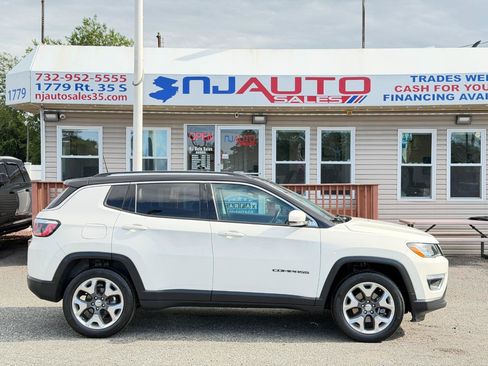 Used 2018 Jeep Compass Limited AWD/4WD image 3