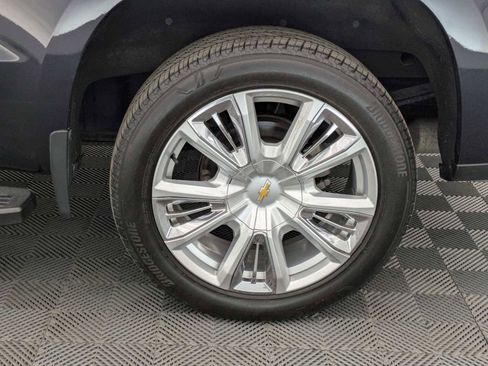 Used 2022 Chevrolet Silverado 1500 High Country w/ High Country Premium Package AWD/4WD image 15
