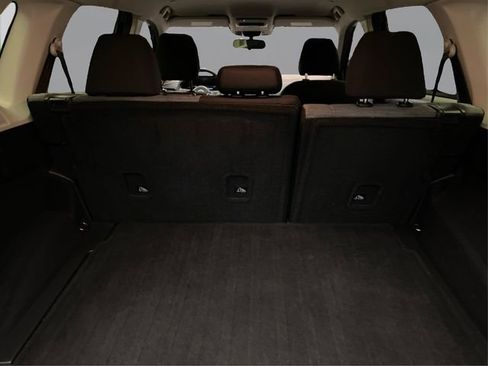 Used 2023 Nissan Rogue SV image 12