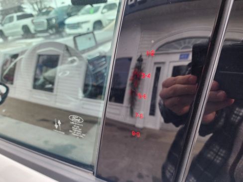 Used 2020 Ford Escape SE Sport image 17