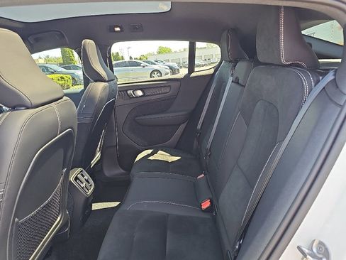 Used 2023 Volvo C40 P8 Recharge Ultimate AWD/4WD image 12