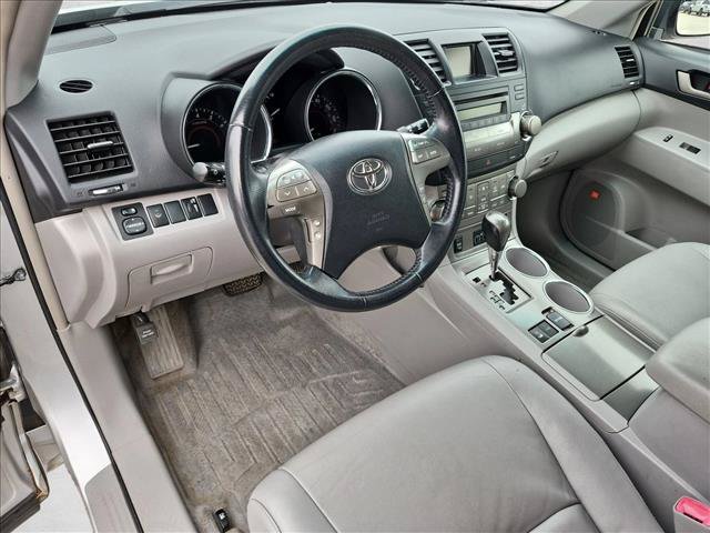 Used 2008 Toyota Highlander Sport w/ Tow Pkg AWD/4WD image 10