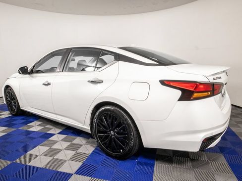 Used 2025 Nissan Altima 2.5 SV w/ SV Special Edition Package FWD image 8