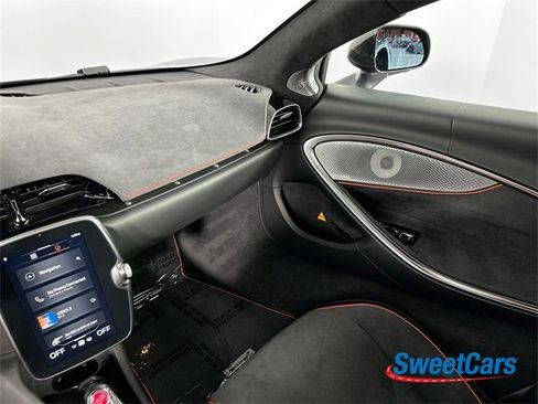 Used 2024 McLaren Artura image 29