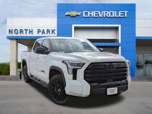 Used 2024 Toyota Tundra Limited image 1