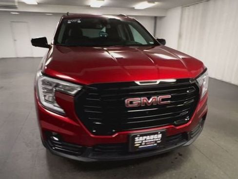 Certified 2023 GMC Terrain SLT w/ Infotainment Package II image 3