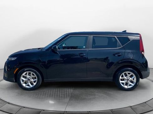 Used 2022 Kia Soul LX w/ Technology Package FWD image 2