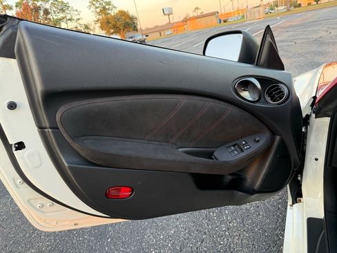 Used 2020 Nissan 370Z Coupe RWD image 26