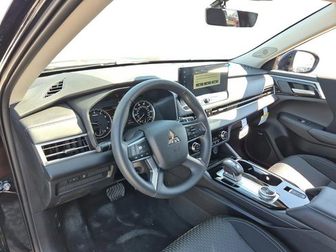 New 2026 Mitsubishi Outlander ES FWD image 15