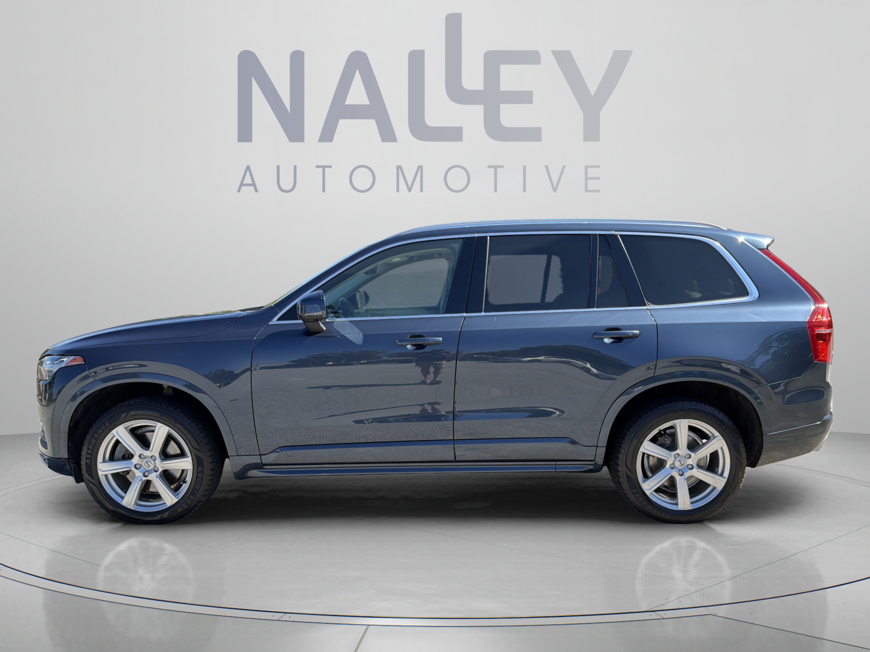 Used 2020 Volvo XC90 T6 Momentum AWD/4WD image 2