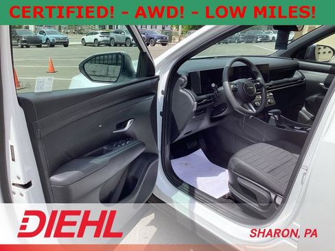 Certified 2025 Hyundai Santa Cruz SE image 24