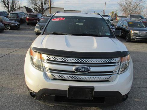 Used 2015 Ford Explorer XLT w/ Equipment Group 202A AWD/4WD image 2