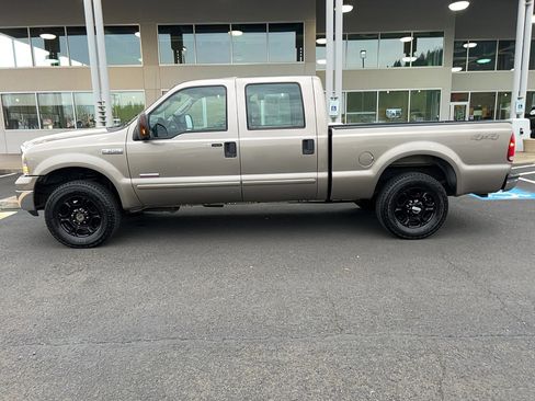 Used 2006 Ford F250 XLT image 9
