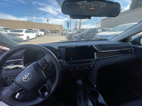 Used 2025 Toyota Camry LE image 32
