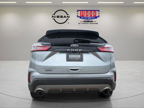 Used 2022 Ford Edge Titanium w/ Equipment Group 301A AWD/4WD image 3