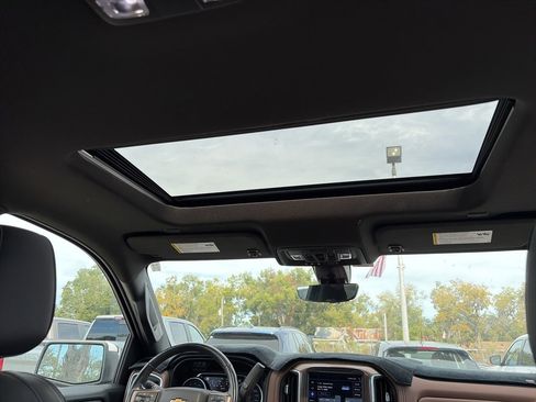 Used 2020 Chevrolet Silverado 1500 High Country w/ Technology Package image 16