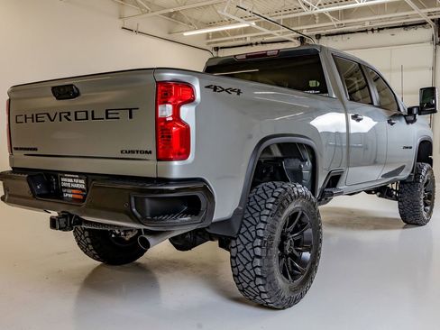 Used 2025 Chevrolet Silverado 2500 Custom w/ Custom Value Package AWD/4WD image 10