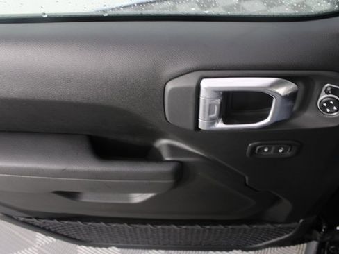 New 2026 Jeep Wrangler Unlimited Rubicon image 13