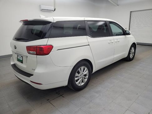 Used 2017 Kia Sedona LX image 10