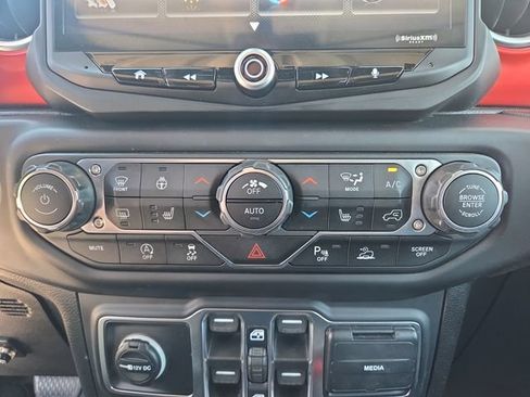Used 2020 Jeep Gladiator Rubicon AWD/4WD image 24